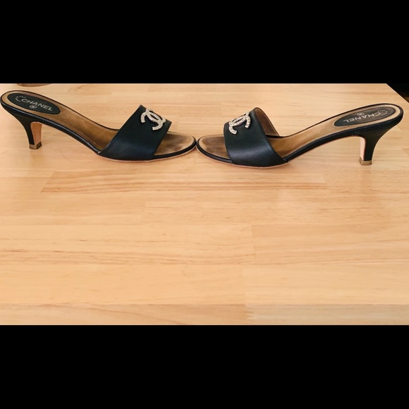 CHANEL blk sandals (slides) w/kitten heels Size 37 - Picture 10 of 12